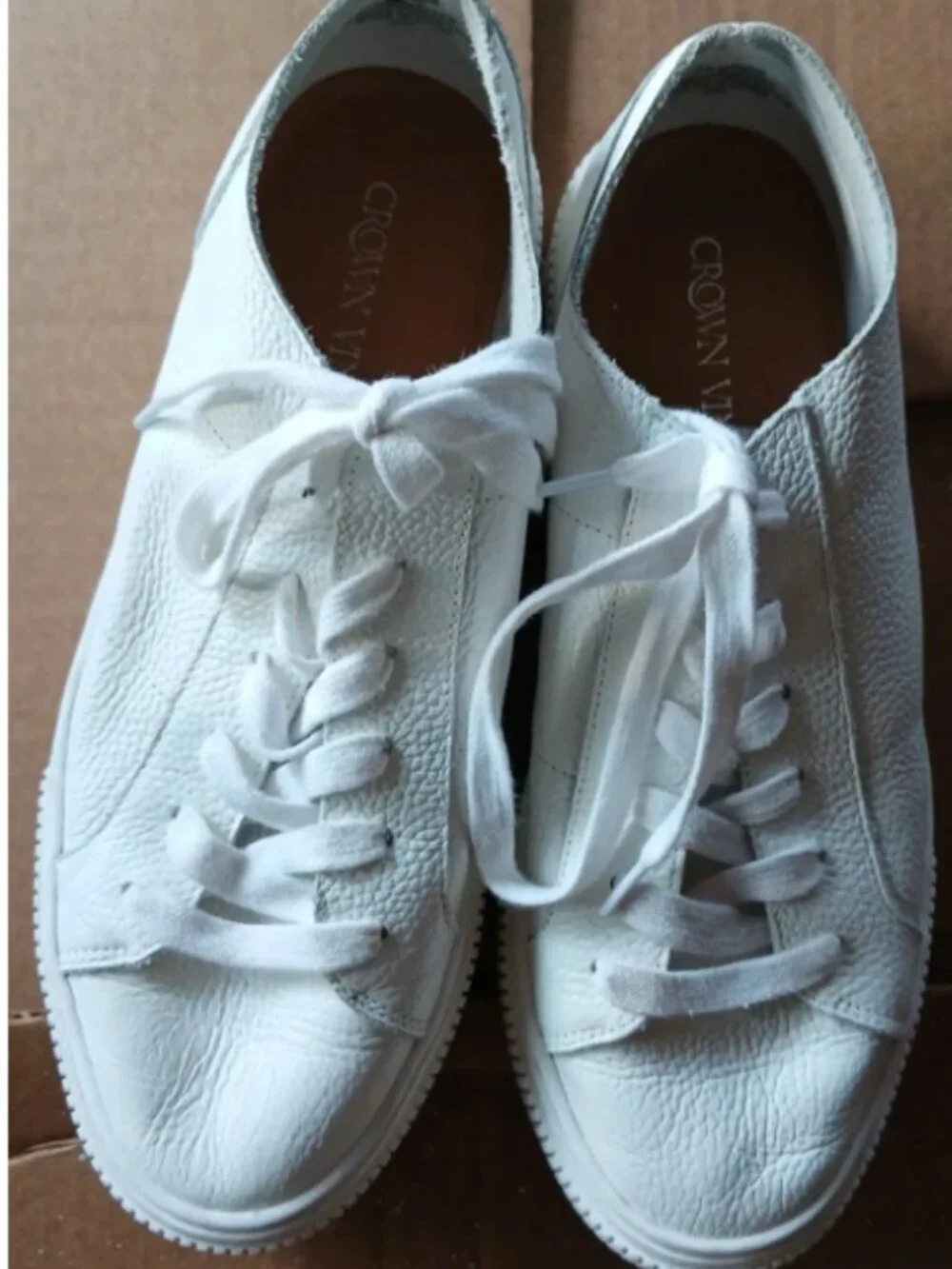 CROWN VINTAGE Sneaker . Women White Shoes size 9M barely worn